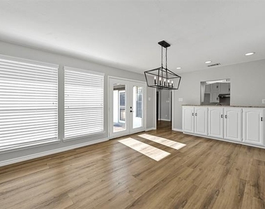 3108 Shady Brook Drive - Photo Thumbnail 11