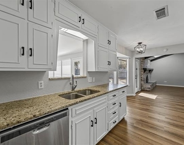 3108 Shady Brook Drive - Photo Thumbnail 8