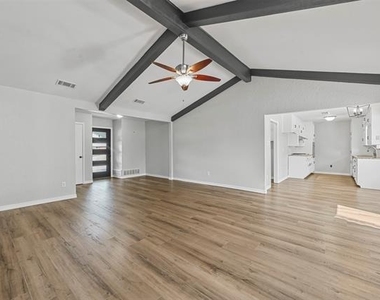 3108 Shady Brook Drive - Photo Thumbnail 2