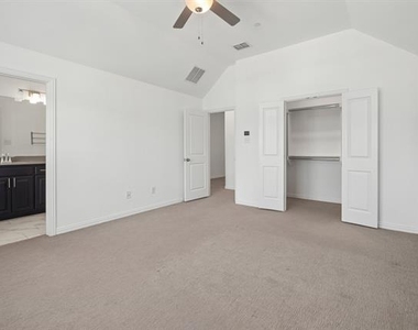 982 Mikaela Drive - Photo Thumbnail 17