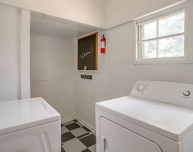 1630 Mistletoe Boulevard - Photo Thumbnail 15