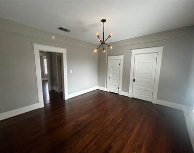 1630 Mistletoe Boulevard - Photo Thumbnail 9