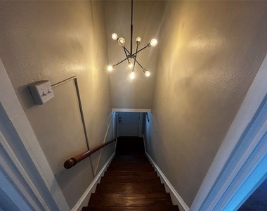 1630 Mistletoe Boulevard - Photo Thumbnail 12