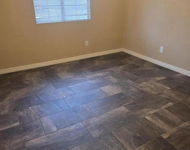 5738 E Ellis Street - Photo Thumbnail 13