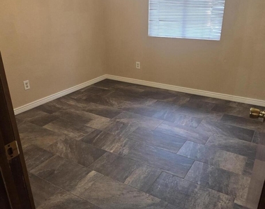 5738 E Ellis Street - Photo Thumbnail 12