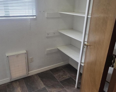 5738 E Ellis Street - Photo Thumbnail 3