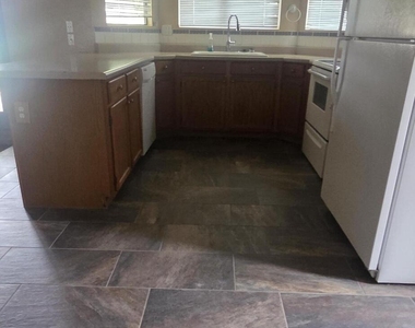 5738 E Ellis Street - Photo Thumbnail 2