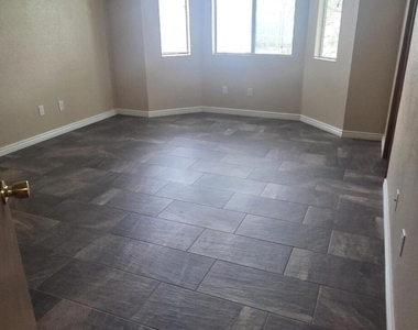 5738 E Ellis Street - Photo Thumbnail 9