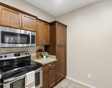 21655 N 36th Avenue - Photo Thumbnail 12