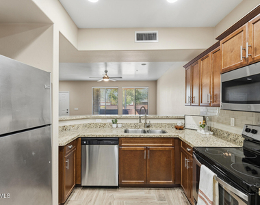 21655 N 36th Avenue - Photo Thumbnail 10