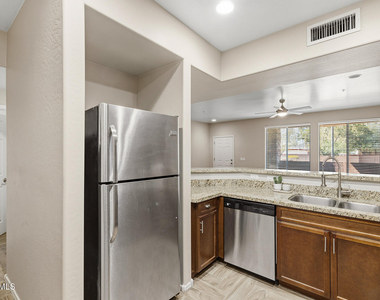 21655 N 36th Avenue - Photo Thumbnail 11