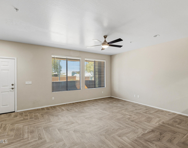 21655 N 36th Avenue - Photo Thumbnail 5