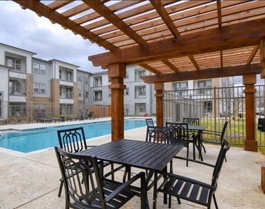 4800 W Illinois Avenue - Photo Thumbnail 11