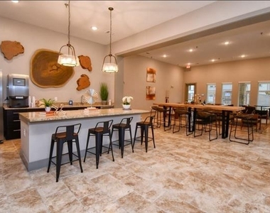 4800 W Illinois Avenue - Photo Thumbnail 9