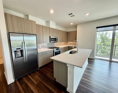 7450 Coronado Avenue - Photo Thumbnail 2