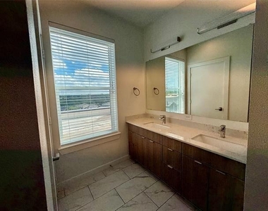 7450 Coronado Avenue - Photo Thumbnail 4