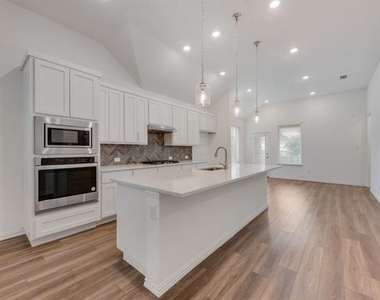2336 Stella Lane - Photo Thumbnail 8