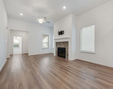2336 Stella Lane - Photo Thumbnail 7