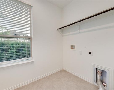 2336 Stella Lane - Photo Thumbnail 11