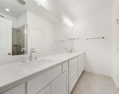 2336 Stella Lane - Photo Thumbnail 16