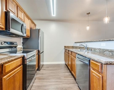 4915 Reiger Avenue - Photo Thumbnail 5