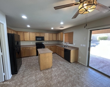 24902 W Wayland Drive - Photo Thumbnail 8