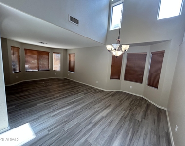 24902 W Wayland Drive - Photo Thumbnail 4