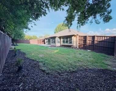 7504 Shasta Drive - Photo Thumbnail 19