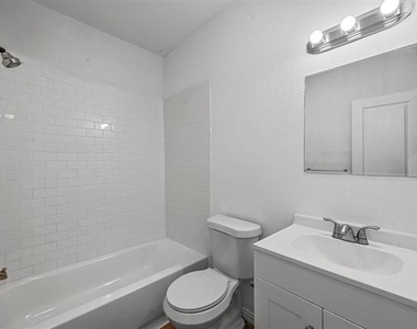 708 W Day Street - Photo Thumbnail 16