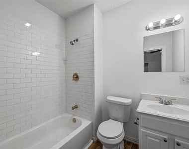 708 W Day Street - Photo Thumbnail 15