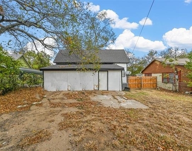 708 W Day Street - Photo Thumbnail 17
