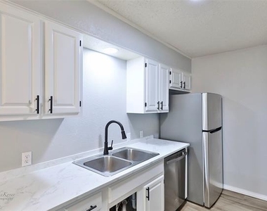 3117 Button Willow Avenue - Photo Thumbnail 15
