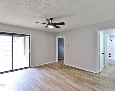 3117 Button Willow Avenue - Photo Thumbnail 31