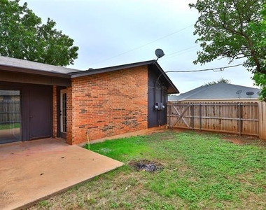 3117 Button Willow Avenue - Photo Thumbnail 36
