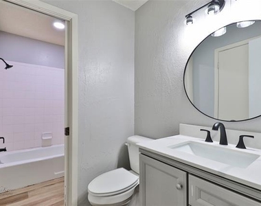 3117 Button Willow Avenue - Photo Thumbnail 24