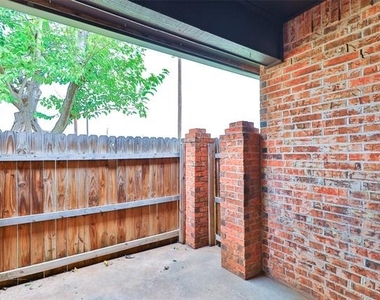 3117 Button Willow Avenue - Photo Thumbnail 11