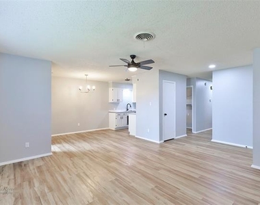 3117 Button Willow Avenue - Photo Thumbnail 8