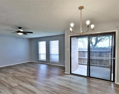 3117 Button Willow Avenue - Photo Thumbnail 10