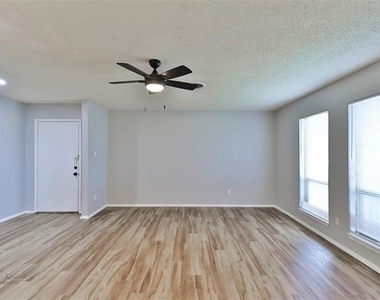 3117 Button Willow Avenue - Photo Thumbnail 5