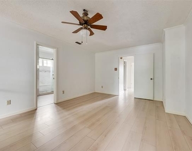 2623 Fallcreek Drive - Photo Thumbnail 15