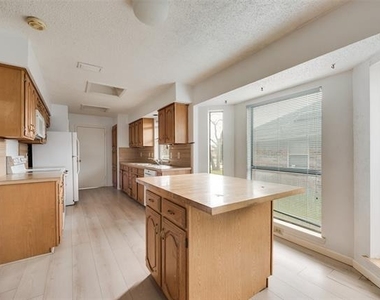 2623 Fallcreek Drive - Photo Thumbnail 8