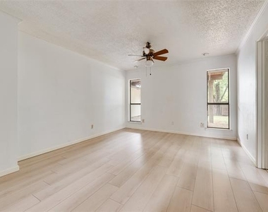 2623 Fallcreek Drive - Photo Thumbnail 14