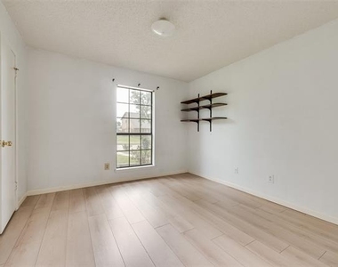 2623 Fallcreek Drive - Photo Thumbnail 11