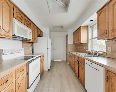 2623 Fallcreek Drive - Photo Thumbnail 9