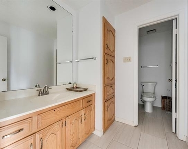 2623 Fallcreek Drive - Photo Thumbnail 13