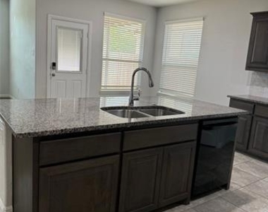 4928 Sugarcane Lane - Photo Thumbnail 5