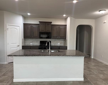 4928 Sugarcane Lane - Photo Thumbnail 4