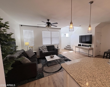 123 N Washington Street - Photo Thumbnail 3