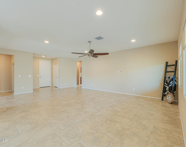 19732 N Flamingo Road - Photo Thumbnail 11
