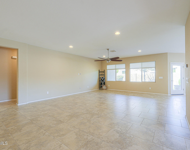 19732 N Flamingo Road - Photo Thumbnail 9
